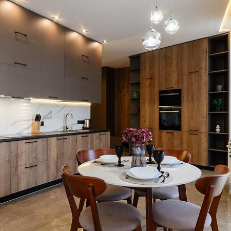 Luxury Apartments Smart House Ужгород Екстериор снимка