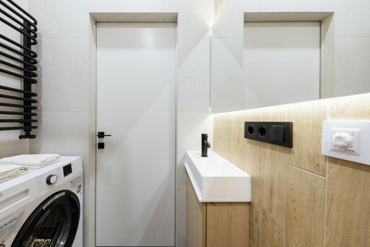 Luxury Apartments Smart House Ужгород Екстериор снимка