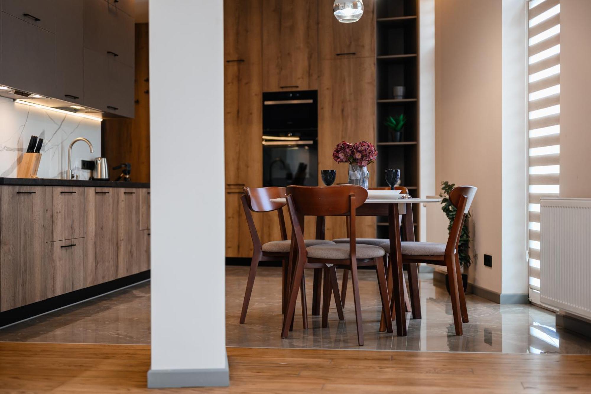 Luxury Apartments Smart House Ужгород Екстериор снимка