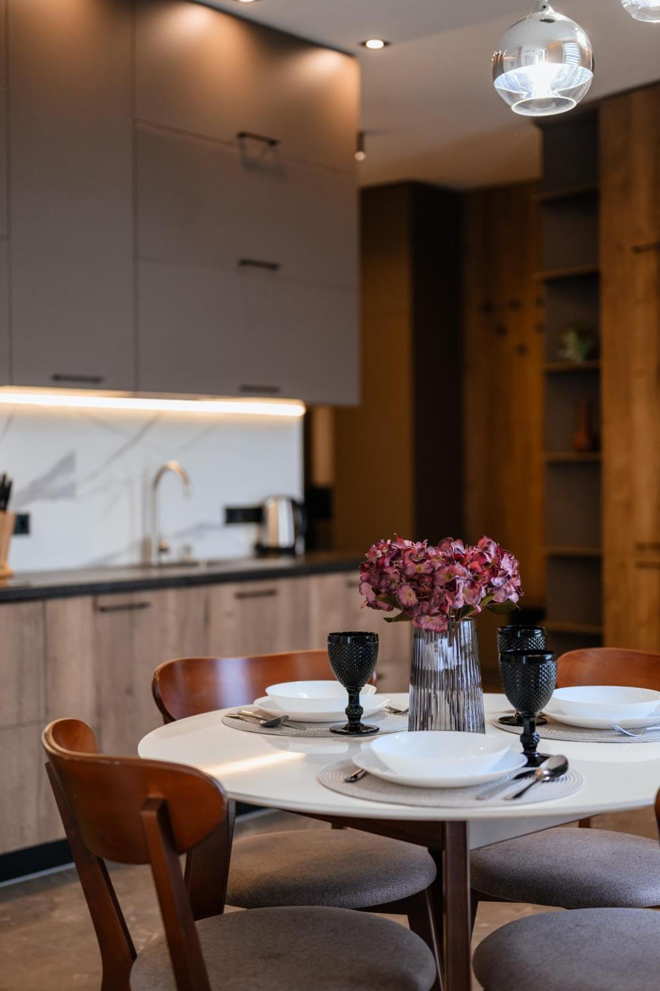 Luxury Apartments Smart House Ужгород Екстериор снимка