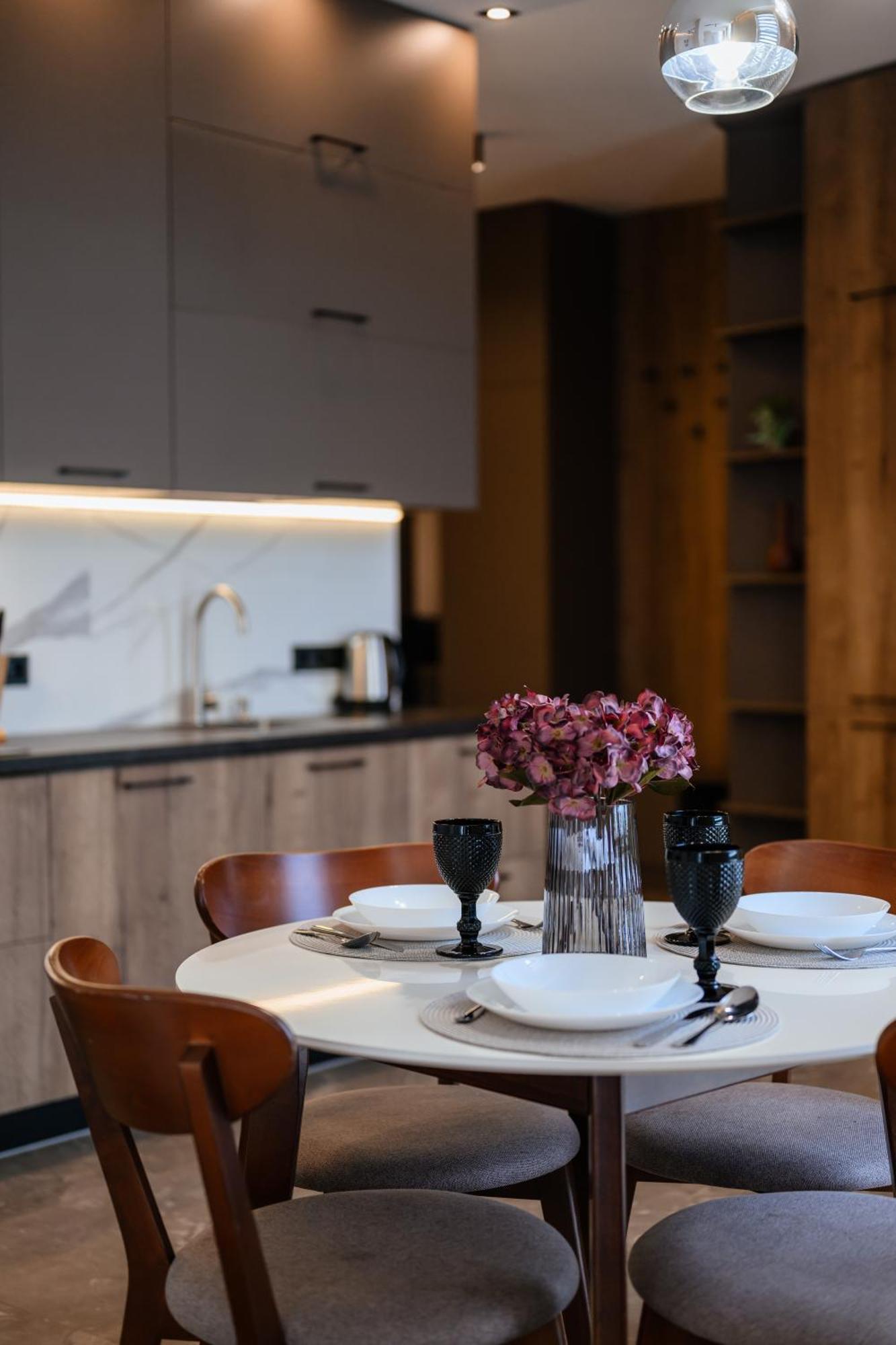 Luxury Apartments Smart House Ужгород Екстериор снимка