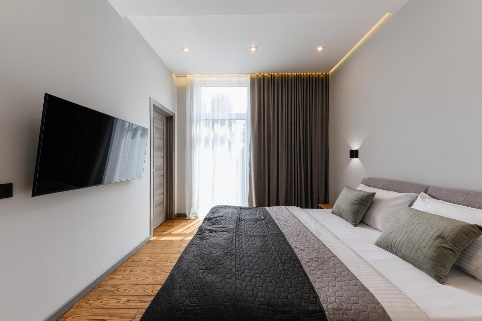 Luxury Apartments Smart House Ужгород Екстериор снимка