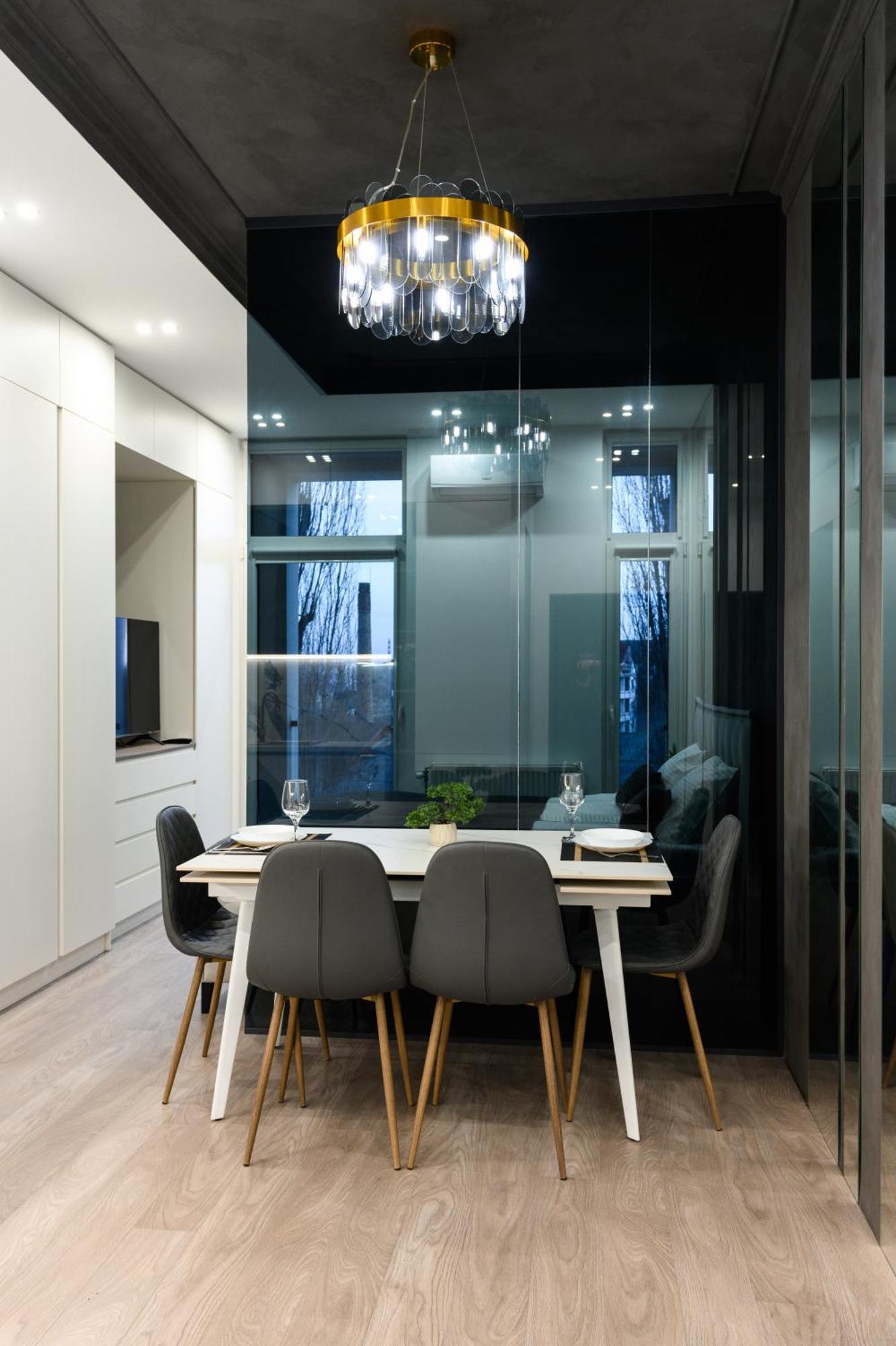 Luxury Apartments Smart House Ужгород Екстериор снимка