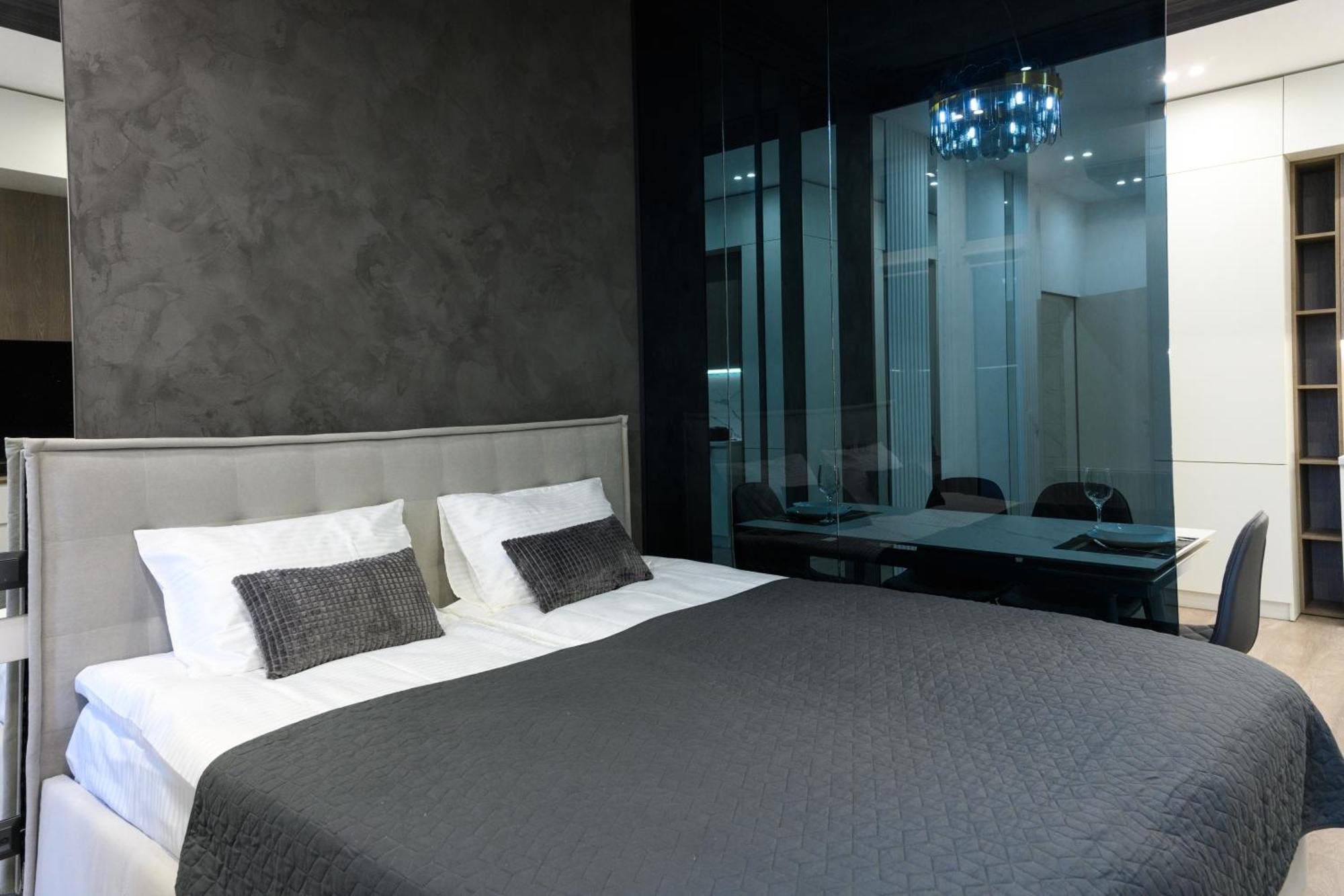 Luxury Apartments Smart House Ужгород Екстериор снимка