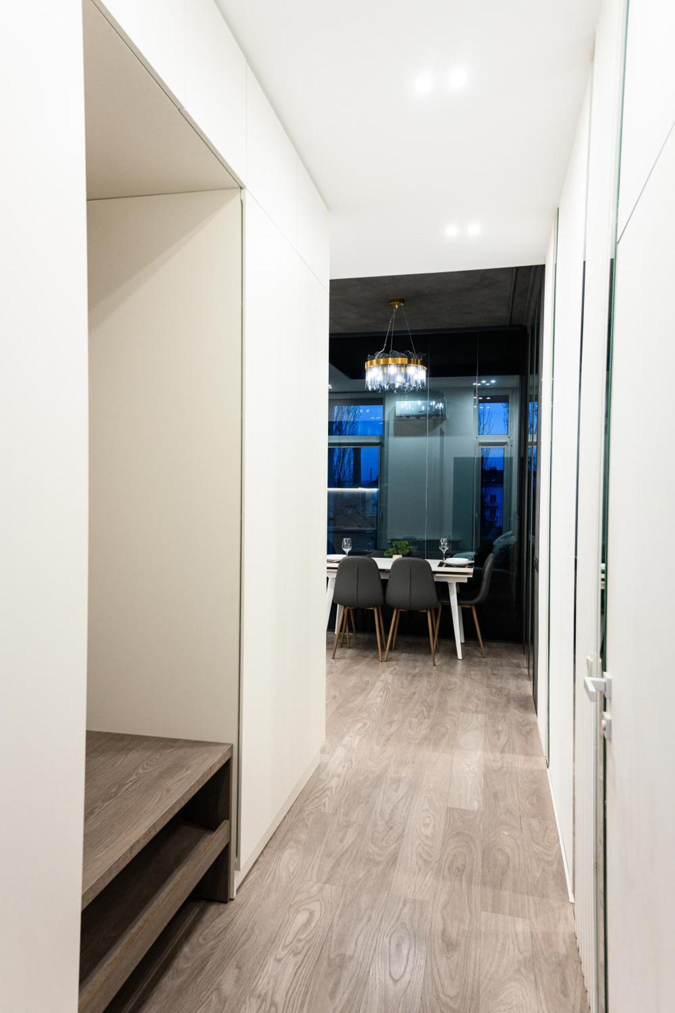 Luxury Apartments Smart House Ужгород Екстериор снимка