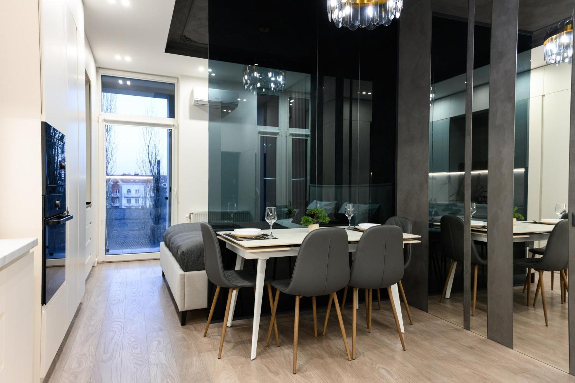 Luxury Apartments Smart House Ужгород Екстериор снимка